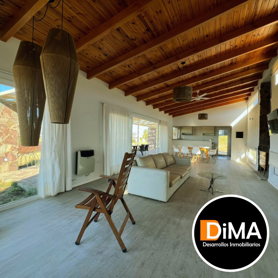 VENTA DE CASA 3 AMB. EN BARRIO ALTOS DEL CORRAL - LOS REARTES