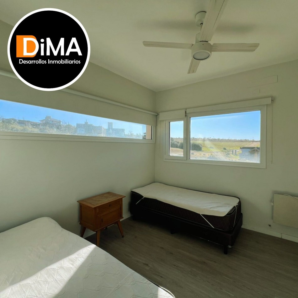 VENTA DE CASA 3 AMB. EN BARRIO ALTOS DEL CORRAL - LOS REARTES