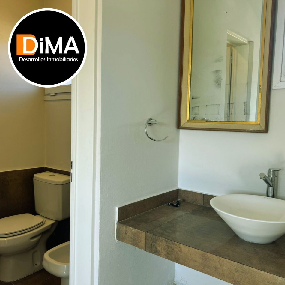 VENTA DE CASA 3 AMB. EN BARRIO ALTOS DEL CORRAL - LOS REARTES