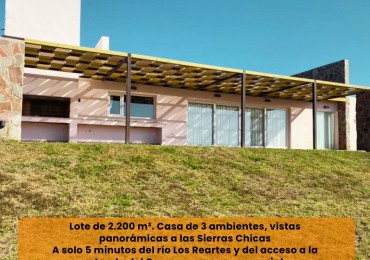 VENTA DE CASA 3 AMB. EN BARRIO ALTOS DEL CORRAL - LOS REARTES